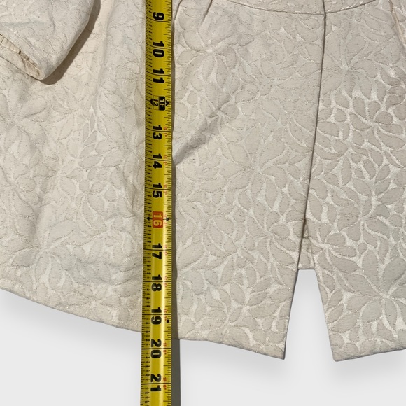 a.n.a Cropped Short Sleeve Jacket Womens Off White | Gold Thread | Size Large - Picture 8 of 10